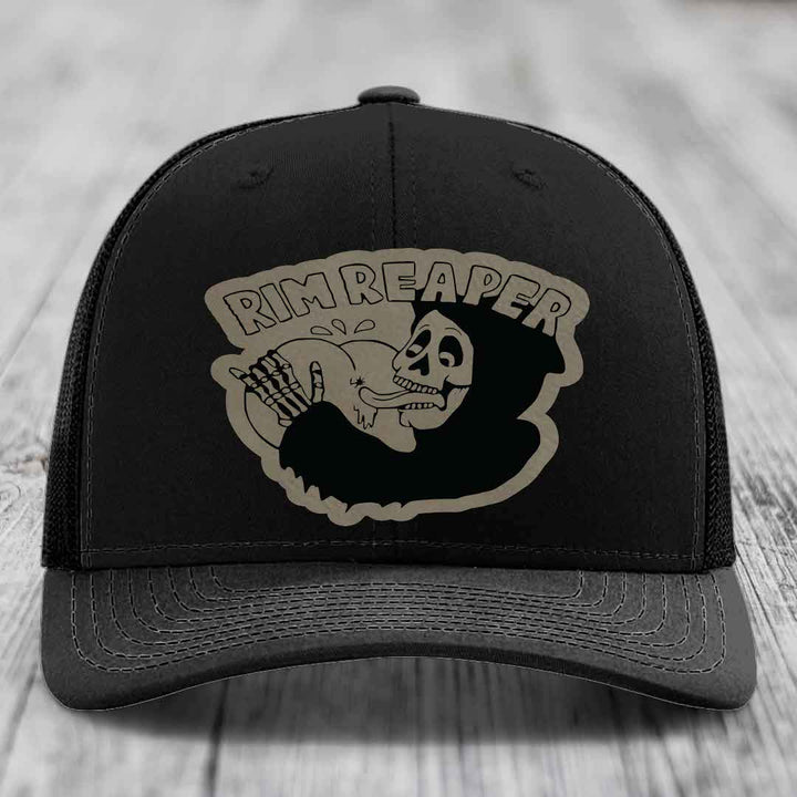 Black trucker hat with beige &